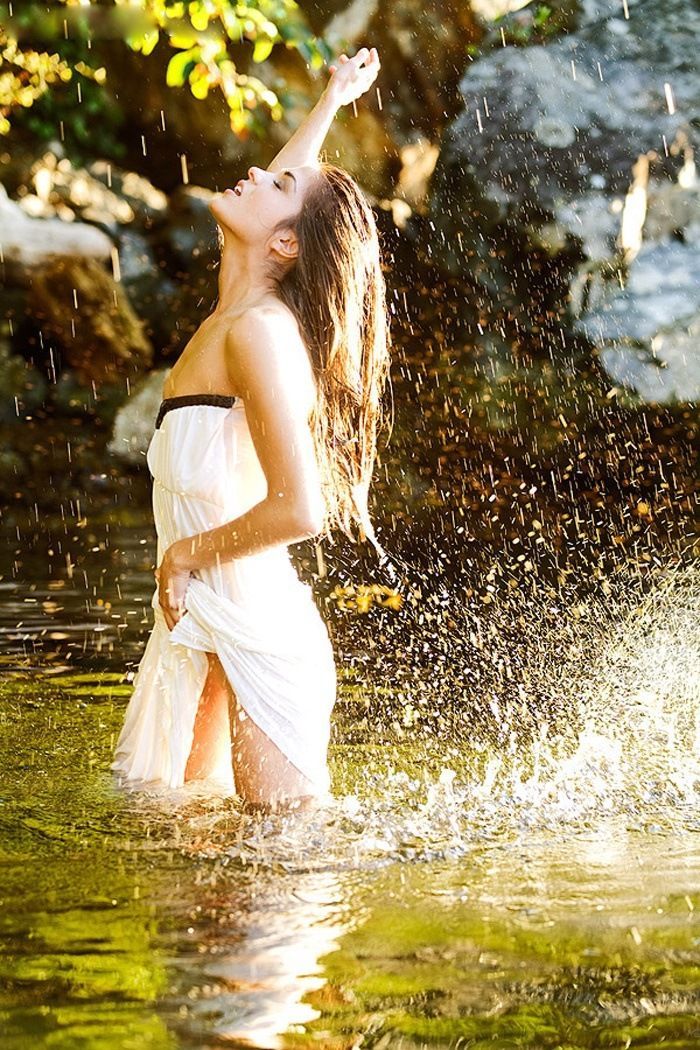 Marie Avgeropoulos in Yancheng