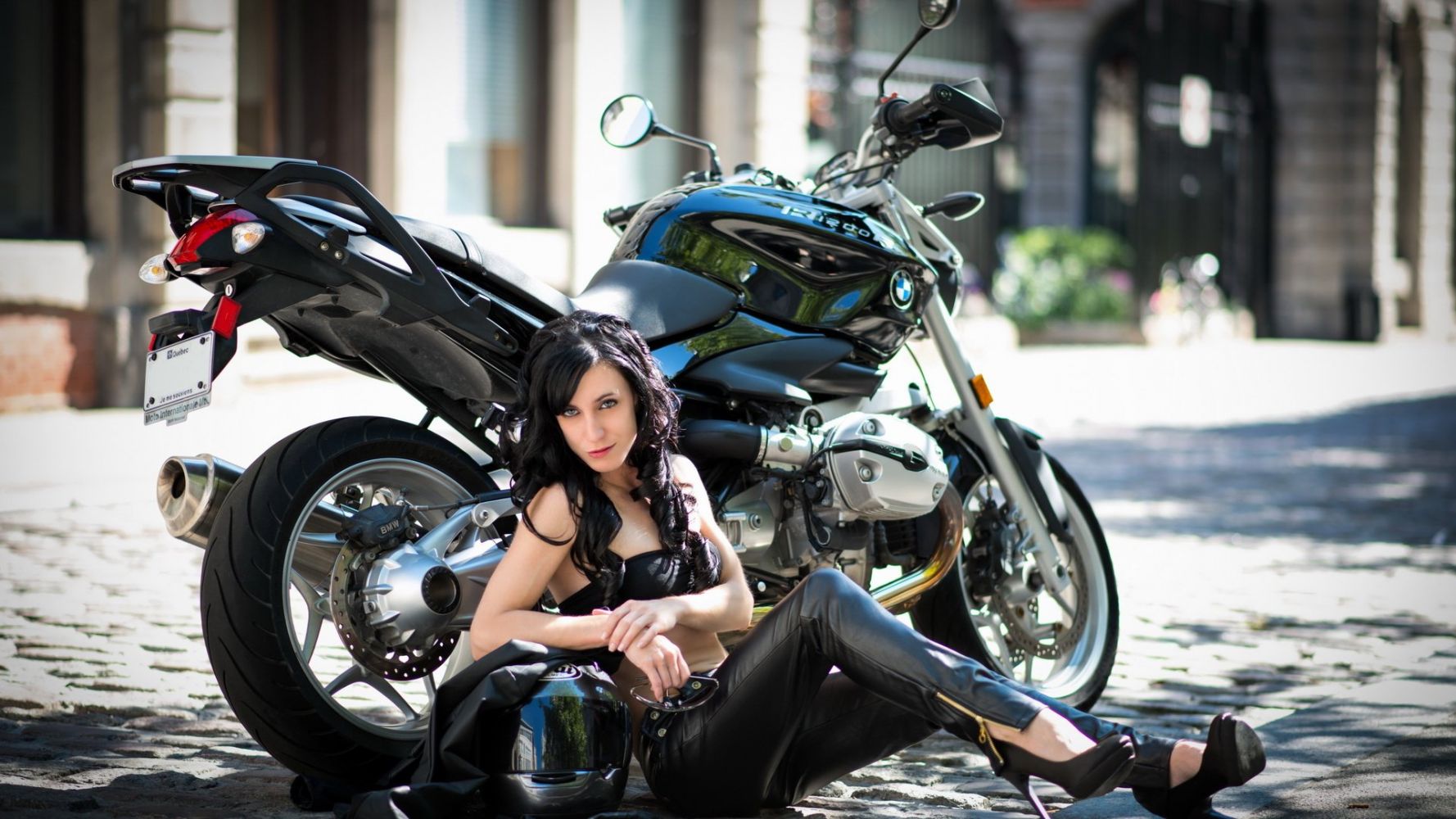 European women on bikes in Yancheng