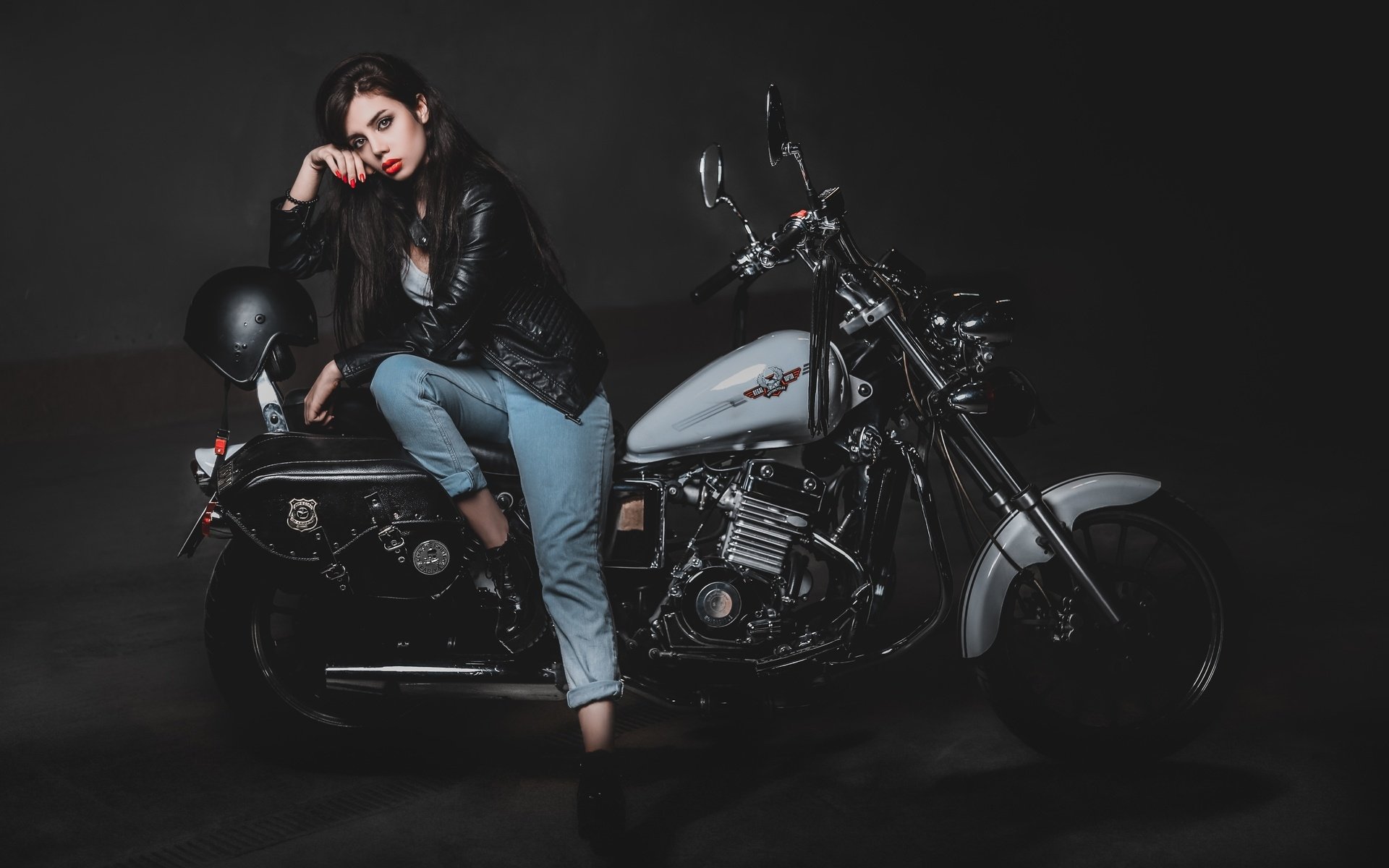 Biker girls: style and drive in Yancheng