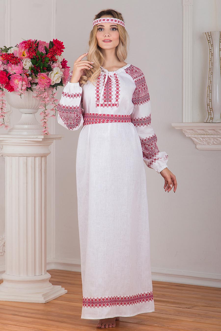 Women in Slavic costumes in Yancheng