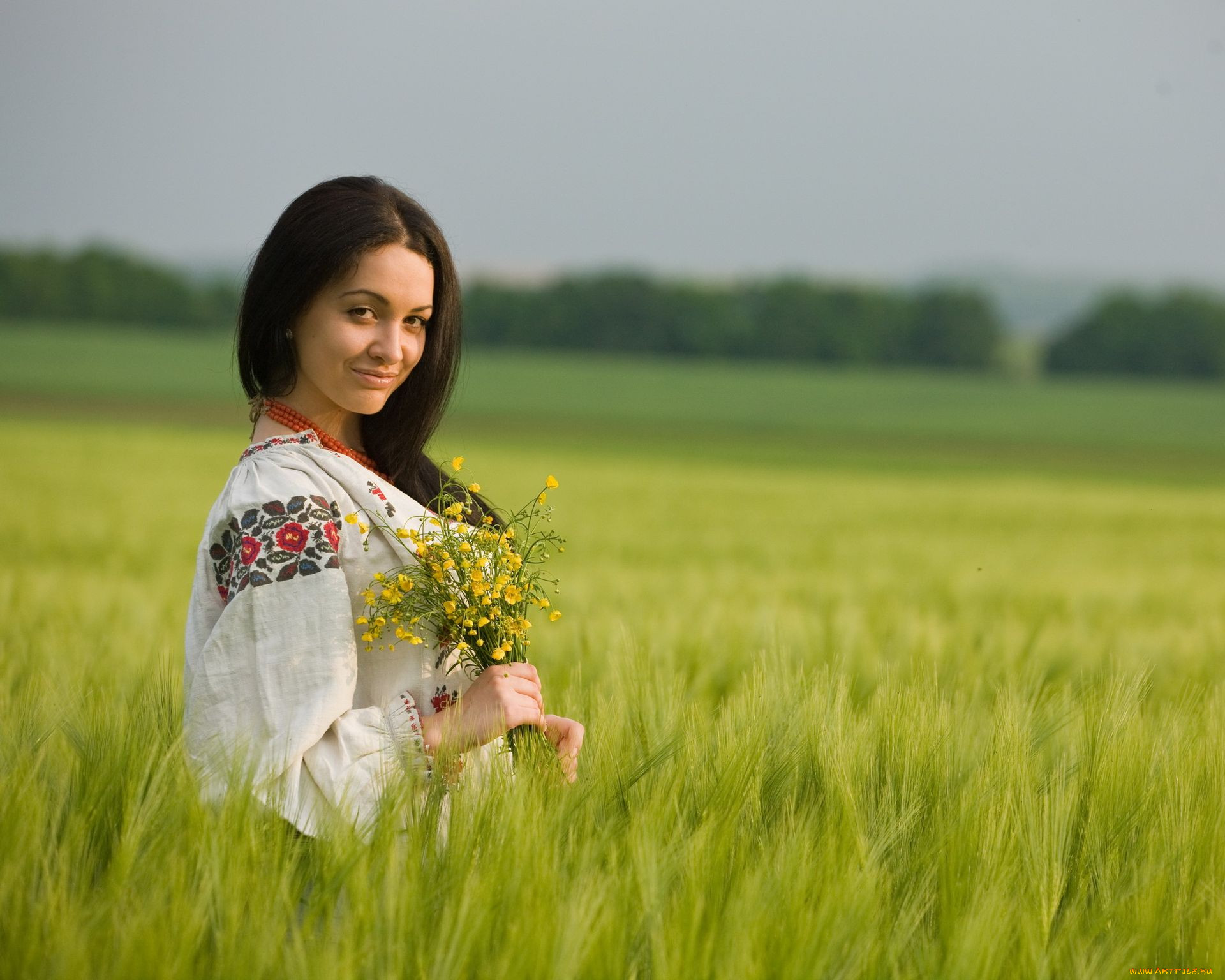 Women in Slavic costumes in Yancheng