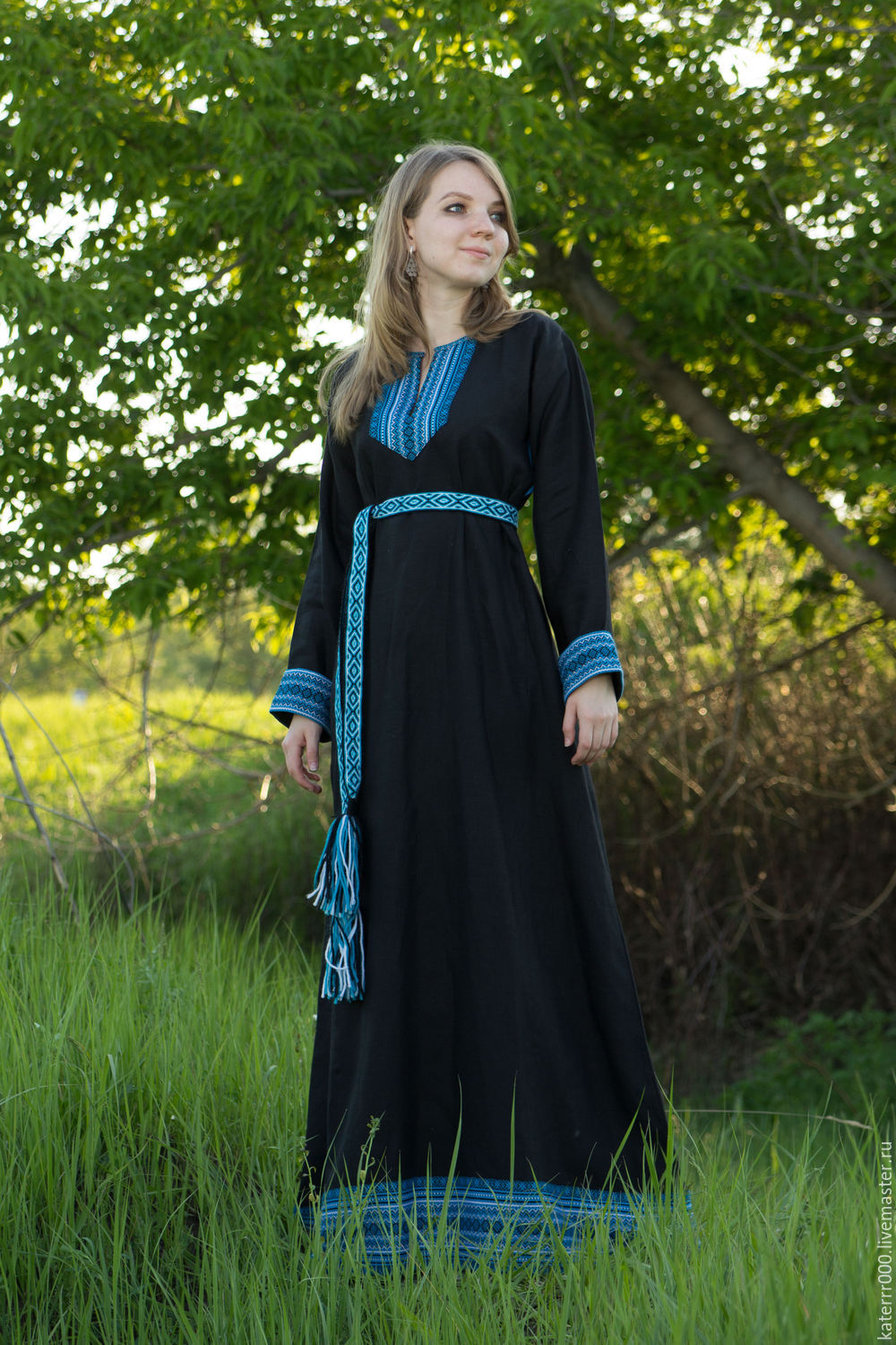 Women in Slavic costumes in Yancheng