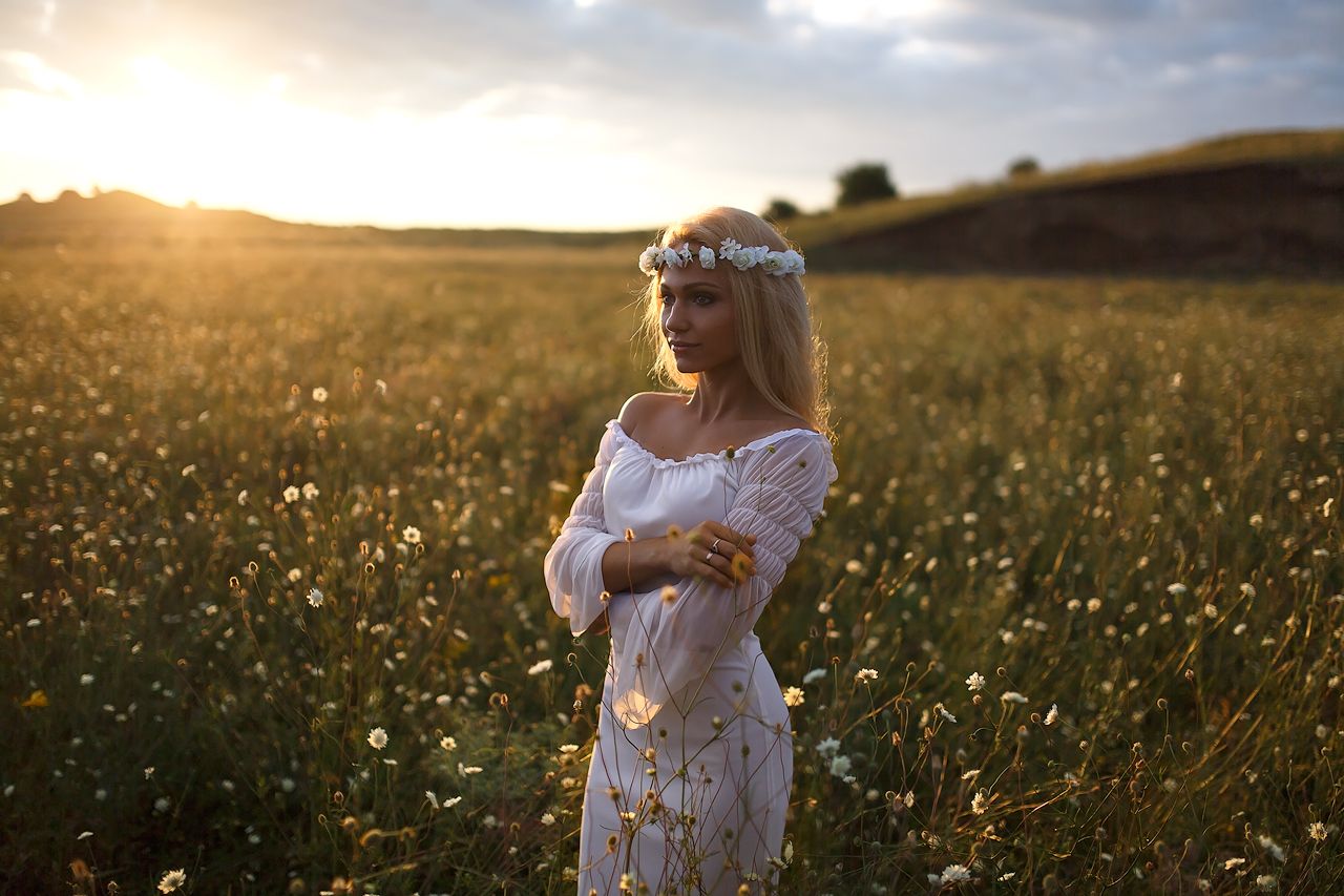 Girls in Slavic costumes in Yancheng