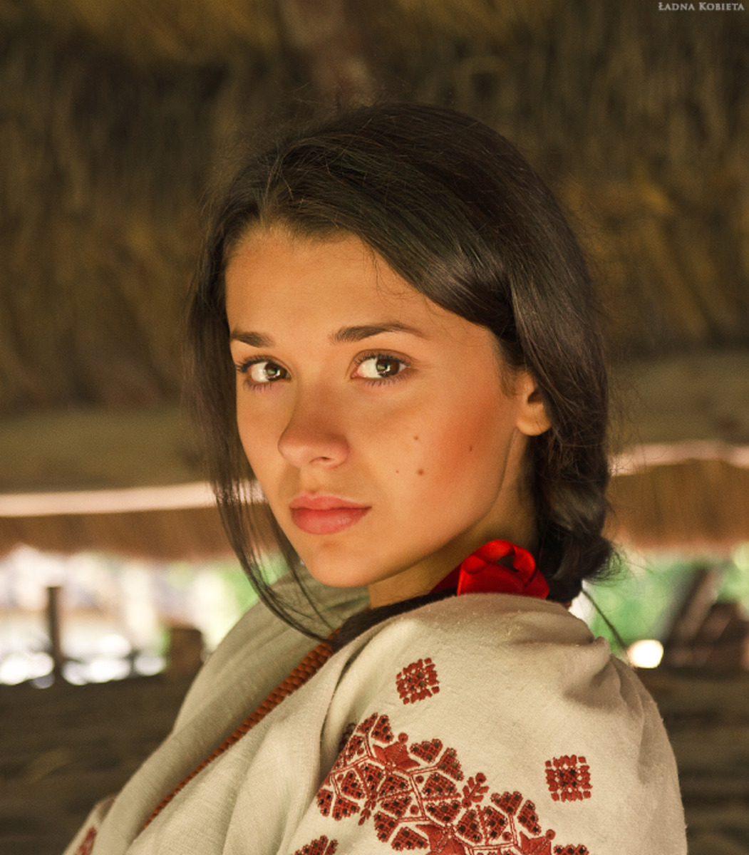Girls in Slavic costumes in Yancheng