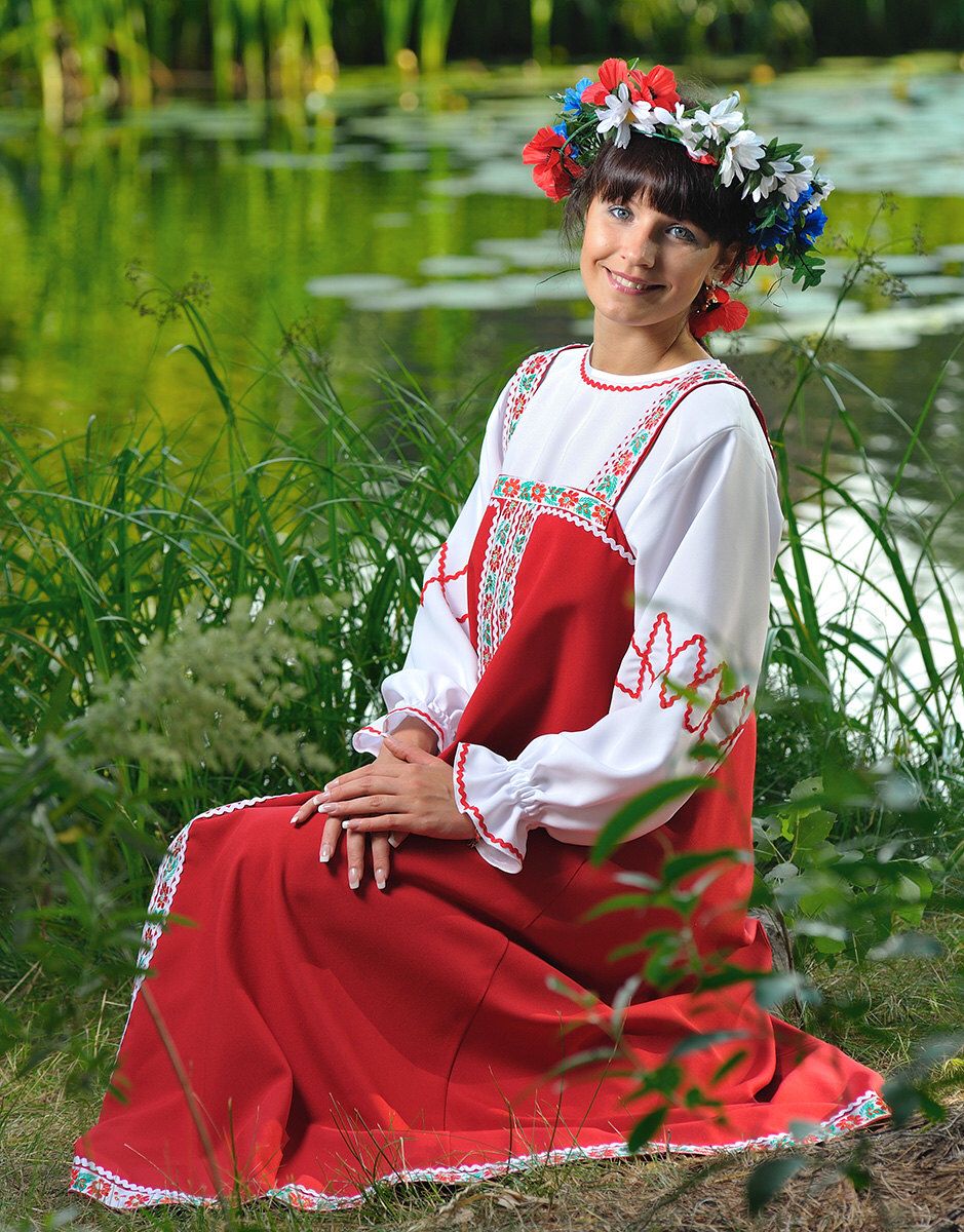Beautiful girl Girls in Slavic costumes in Yancheng